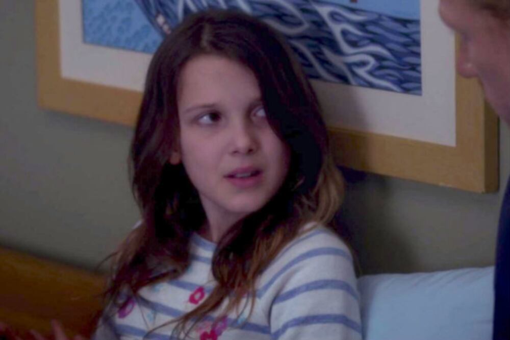 Apenas antes de ser elegida para ser Eleven, la chica apareció en un episodio de la temporada 11. Era Ruby, una pequeña que sufre un accidente junto a su madre y tiene que hablar con el equipo médico para intentar rescatarla. (Foto: YouTube)