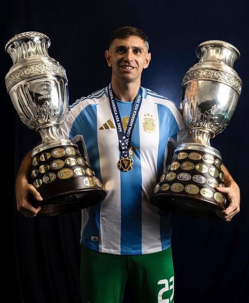 Dibu Martínez rompió el silencio tras la sanción de FIFA. Fuente: Instagram @emi_martinez26