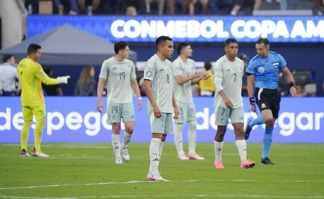 Los jugadores mexicanos se quedaron sin ideas ante Venezuela en la Copa América. Foto: Imago7