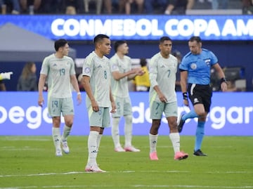 México perdió ante Venezuela y complica su clasificación en la Copa América
