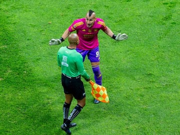 VIDEO: ¿Fue un arbitraje tendencioso? Nahuel Guzmán puso en duda trabajo del silbante en la Final ante América