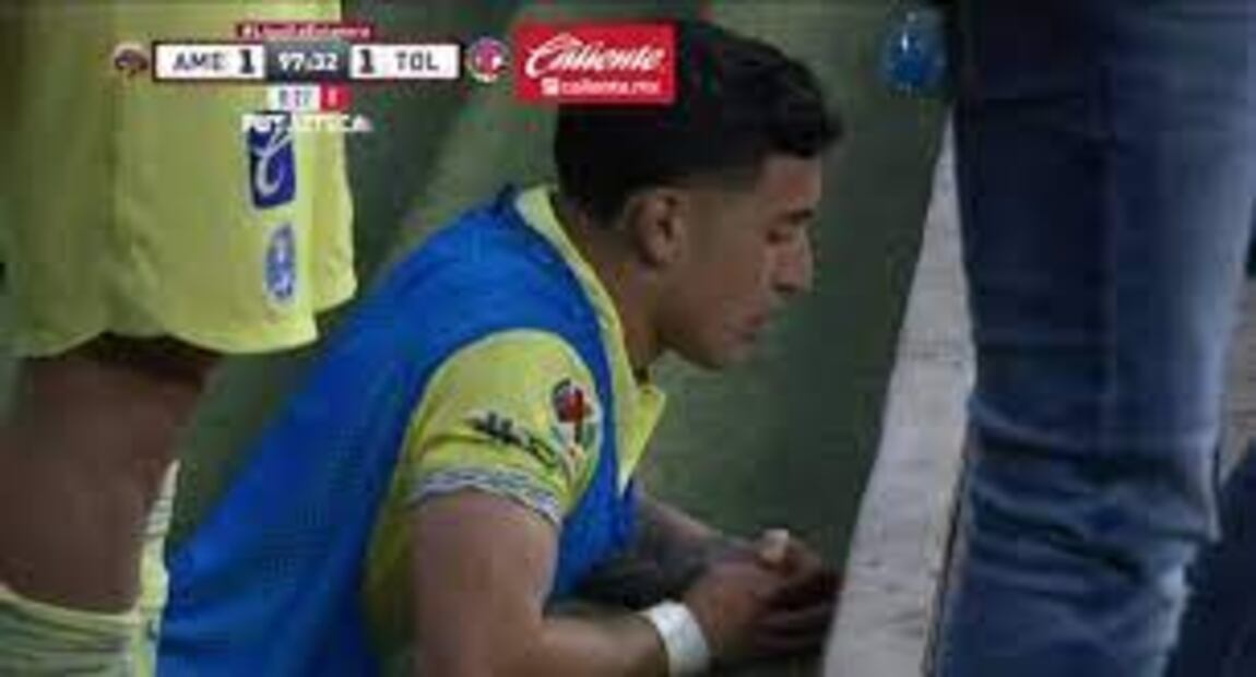 Alejandro Zendejas llorando en la famosa 'coladera' del Estadio Azteca ante Toluca