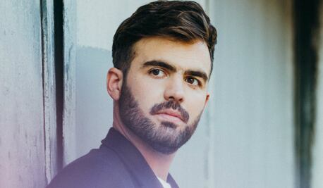 Benjamín Walker llega de Chile para romper fronteras con su música