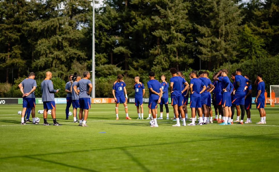 Ronald Koeman borró a un jugador por haberse ido a Arabia Saudita. Foto: Especial