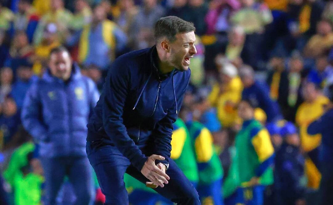 Martín Anselmi podría comenzar a tener problemas con la directiva de Cruz Azul por culpa de su representante. Foto: Imago7