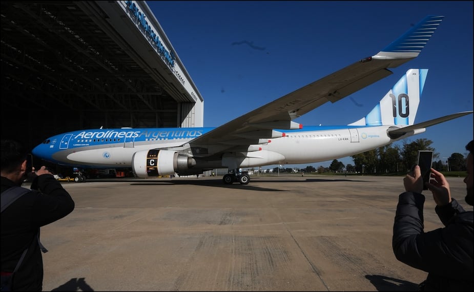Así luce el avión que trasladará a la selección de Argentina durante el Mundial 2026. FOTO: AP