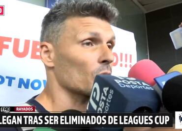 Aficionada del Monterrey trolea al Tano Ortiz con una pancarta pidiendo su salida