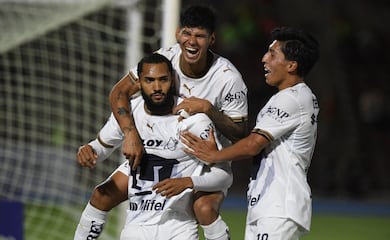 Pumas destroza a los Bravos de Juárez con triplete de Juninho