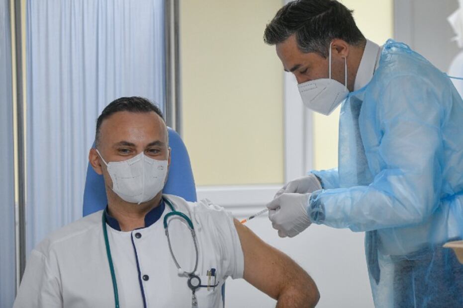 Vacunas aprobadas para entrar a Estados Unidos y las nuevas restricciones
