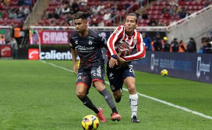 Efraín Álvarez estaría muy cerca de convertirse en el primer refuerzo de Chivas