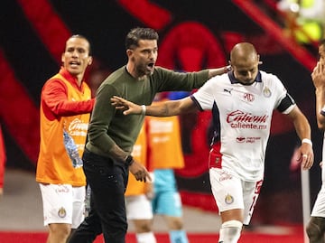 Chicharito Hernández rompió el silencio tras la salida de Fernando Gago de Chivas