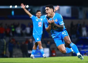 ¿Ya se olvidaron de Anselmi? Cruz Azul muestra mayor solidez y vence 2-1 a Pachuca