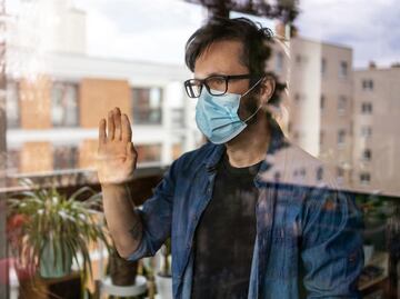 ¿Cuántos días debo aislarme si tengo ómicron?