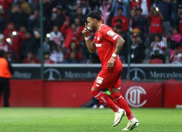 Alexis Vega tuvo un regreso soñado con Toluca: la afición le aplaudió y les respondió con un gol