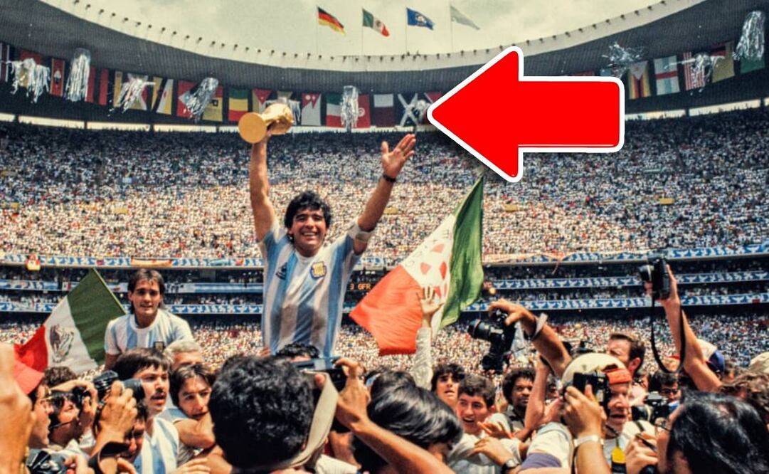 Maradona señaló la bandera de Qatar en la celebración del título del Mundial que ganó Argentina en Qatar 2022. Foto: Especial