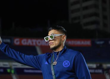 ¡Se despide! Carlos Salcedo rescindiría su contrato con Cruz Azul por motivos familiares