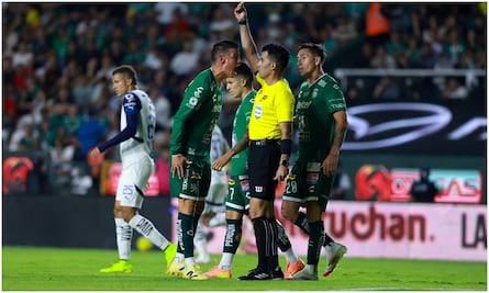 Esto le dijo James Rodríguez al árbitro después de su expulsión vs Monterrey