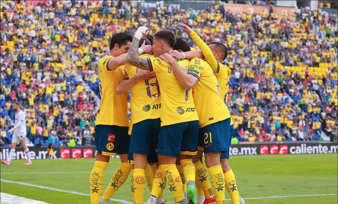 Jugadores del América celebran uno de los goles ante los Diablos Rojos del Toluca. FOTO: Imago7