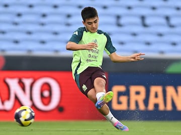 Gilberto Mora es elogiado por un ex seleccionado nacional: 'Es un distinto'