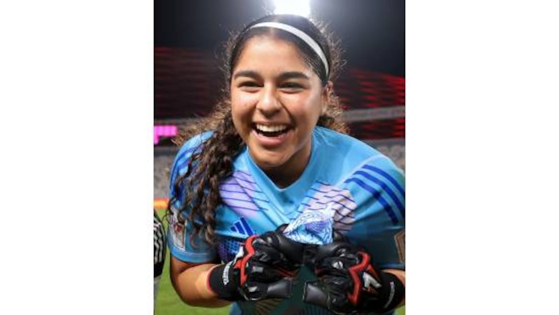 Valentina Murrieta festeja luego de que México Sub-17 logró el tercer lugar en el Mundial Femenil. Foto: @fifaworldcup_es