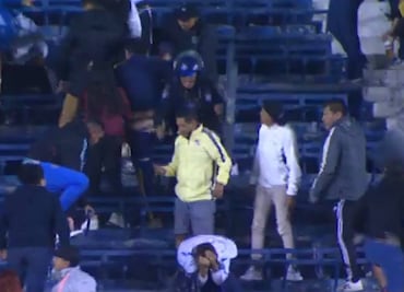 Aficionados del América no aguantaron la derrota ante Cruz Azul y comienzan una pelea