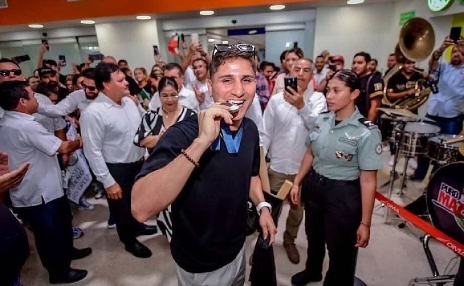 Marco Verde será narrador de TUDN en la pelea de Canelo Álvarez contra Edgar Berlanga. Foto: @marco_alonso_green