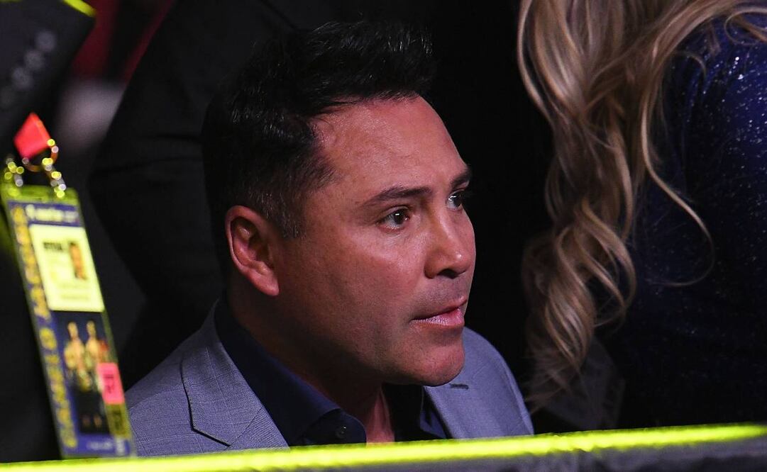 El Golden Boy disfruta junto con Holly Sonders subir videos a internet. Foto: Imago7.