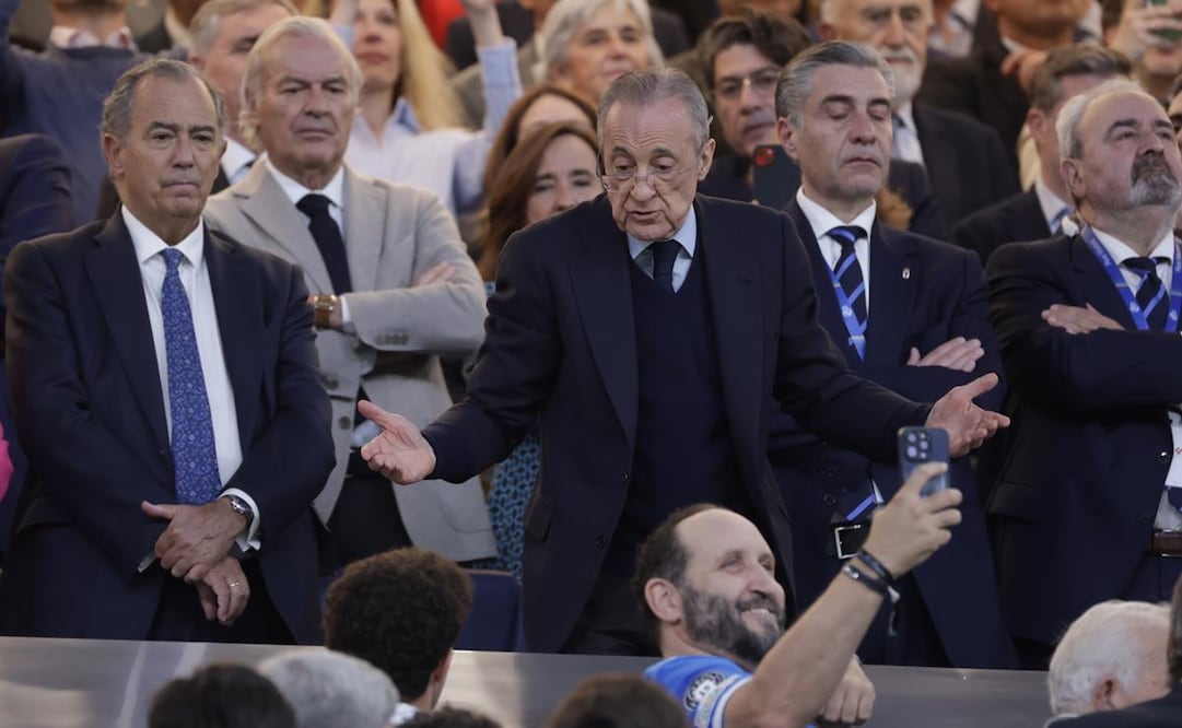 Florentino Pérez discute con aficionados / Foto: EFE