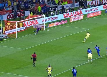 ¡América se pone al frente! Henry Martín cobró con un riflazo el penalti cargado de polémica