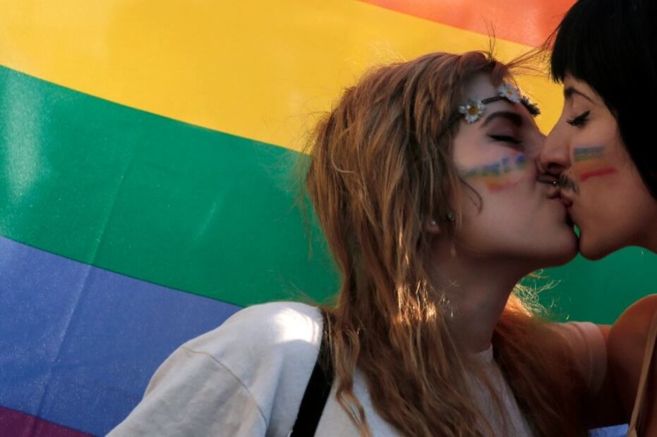 Qatar 2022: Banderas LGBT podrían prohibirse por seguridad de aficionados