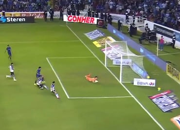 Cruz Azul ya le dio la vuelta al marcador y está goleando al Querétaro