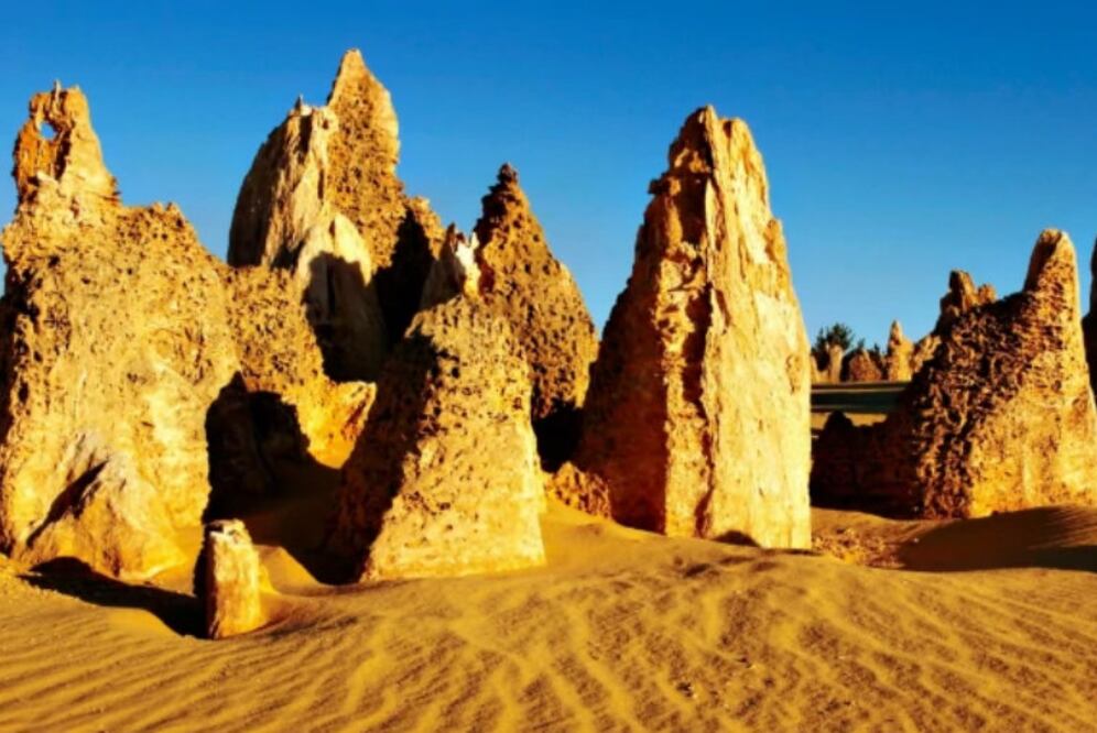 Este paisaje de formaciones rocosas es mejor verlo en primavera para evitar las temperaturas extremas. En este sitio además podrás encontrar hermosas playas para nadar, practicar snorkel o surf. (Foto: Australia.com)