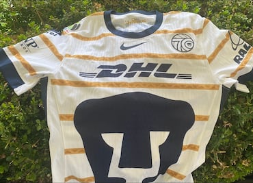 Pumas presentó su camiseta conmemorativa por 70 años de historia del equipo en el futbol mexicano