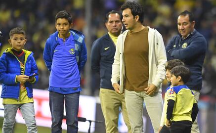 Checo Pérez felicita al América por el tricampeonato; aprovecha para burlarse de Chivas