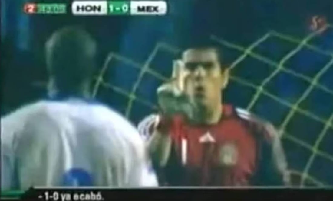 Oswaldo Sánchez le rogó a David Suazo para que Honduras no eliminara a México del Mundial de Sudáfrica 2010. Foto: Especial