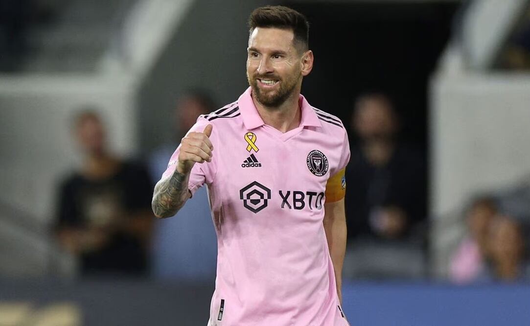 Lionel Messi celebrando un gol con el Inter de Miami haciendo gesto con el pulgar / FOTO: AFP