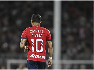 Alexis Vega y Chivas vislumbran una novela para separar caminos... el '10' se quiere ir gratis