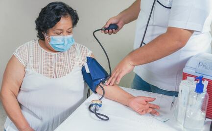 ¿Qué es y cómo contratar el seguro voluntario del IMSS en 2022?