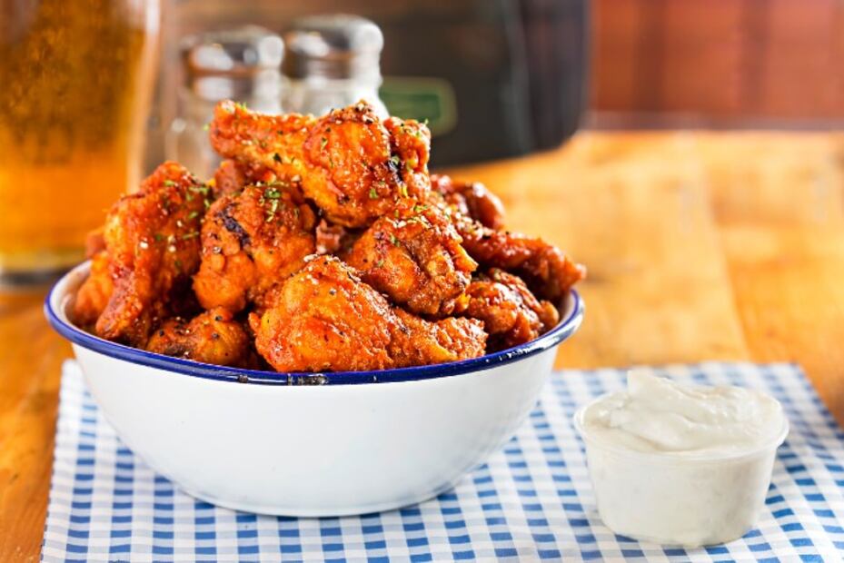 Disfruta el Super Bowl LVI con unas alitas en salsa de mango y habanero