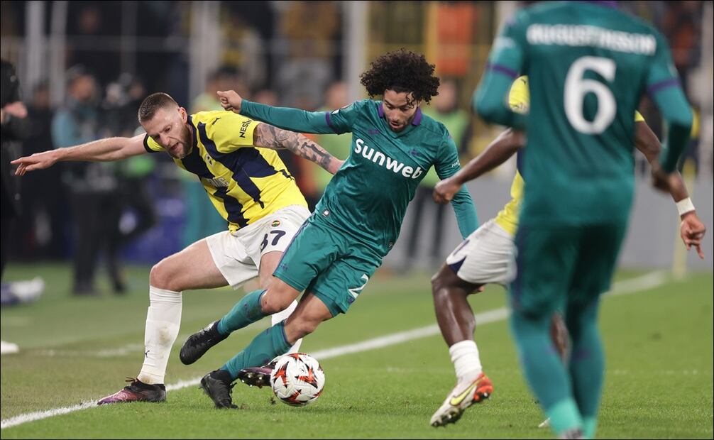 El Chino Huerta hizo su debut en la Europa League / Foto: EFE