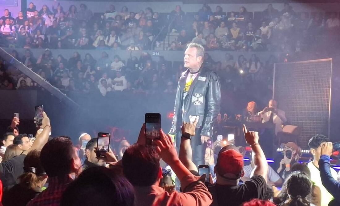 El Vampiro Canadiense sepultó al Mesías en Triplemanía XXXII. Foto: Especial