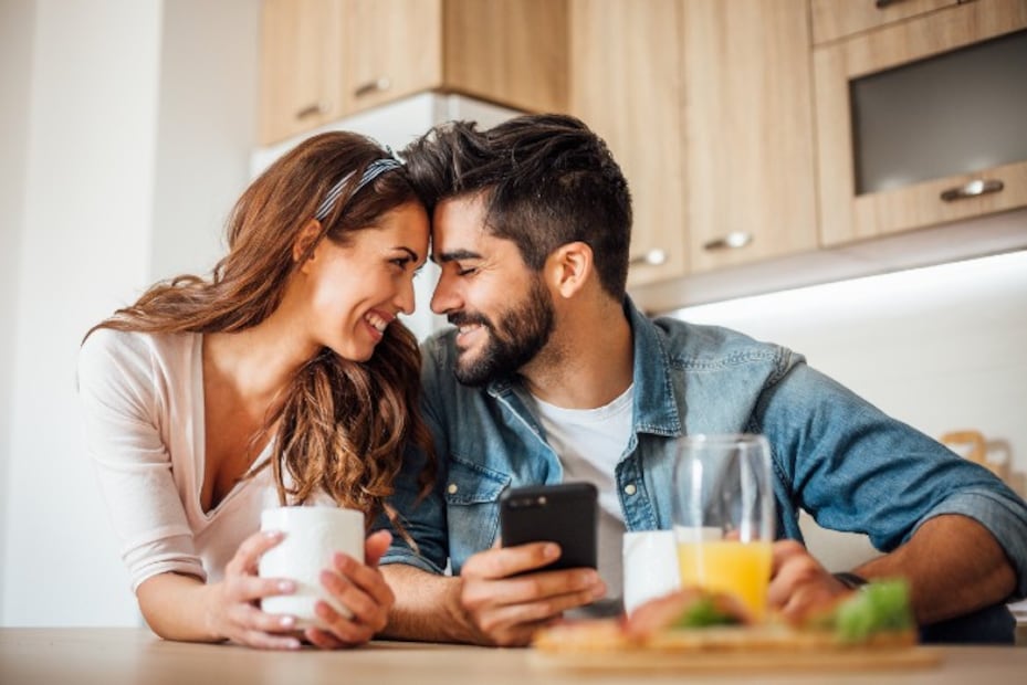 ¿Las parejas con hijos son más felices? ¡La ciencia dice que NO!