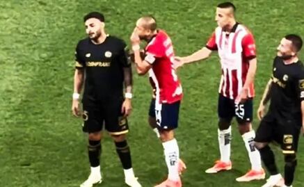 Chicharito Hernández tuvo una enigmática conversación con Alexis Vega y hasta el Piojo Alvarado se metió