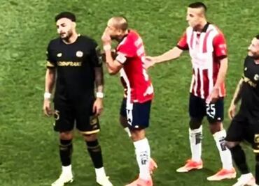 Chicharito Hernández tuvo una enigmática conversación con Alexis Vega y hasta el Piojo Alvarado se metió