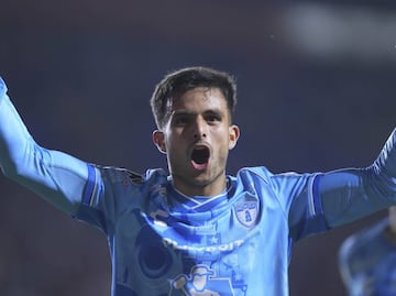 Pachuca consigue su primera victoria en casa y hunde a Santos