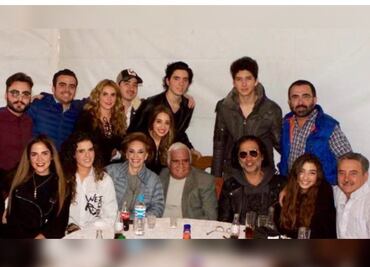 ¿Quiénes son los hijos y nietos de Vicente Fernández?