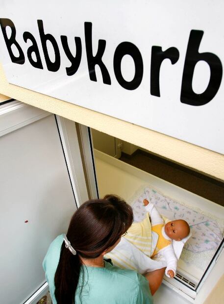 ¿Cómo funcionan los “buzones de bebés” que hay en países de Europa?