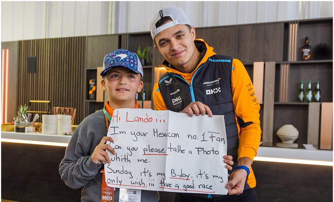 Lando Norris con su fanático mexicano / FOTO: Twitter @McLarenF1