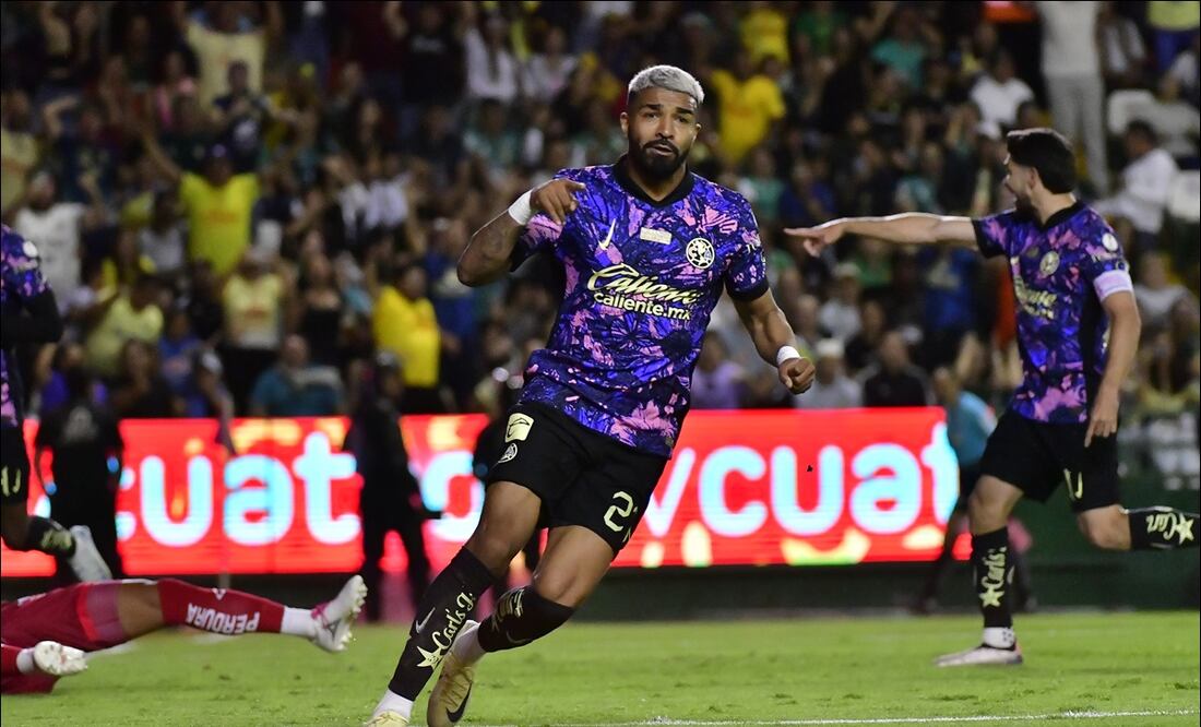 Rodrigo Aguirre celebra el gol del empate americanista. FOTO: Imago7