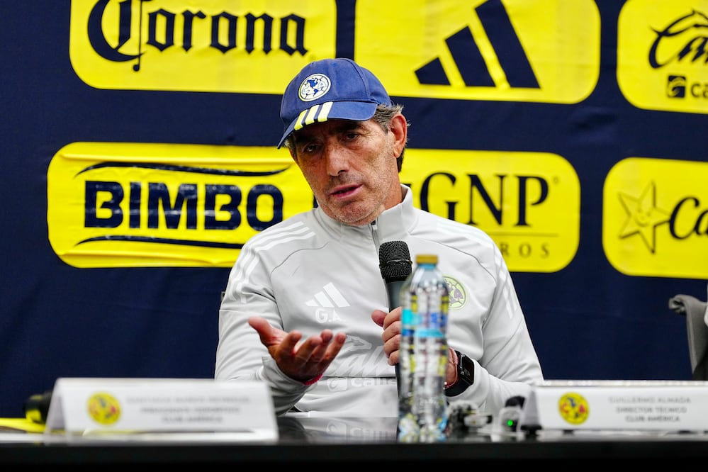 Guillermo Almada en conferencia de prensa con el América - Foto: Imago7
